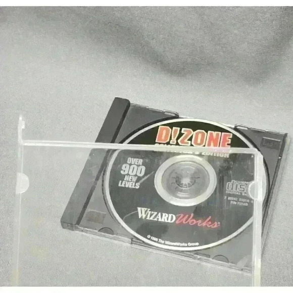 Vintage PC Games Lot of 5 Fury 3, D!Zone, Trophy Bass 2, Emergency Room Code Red - Picture 5 of 11